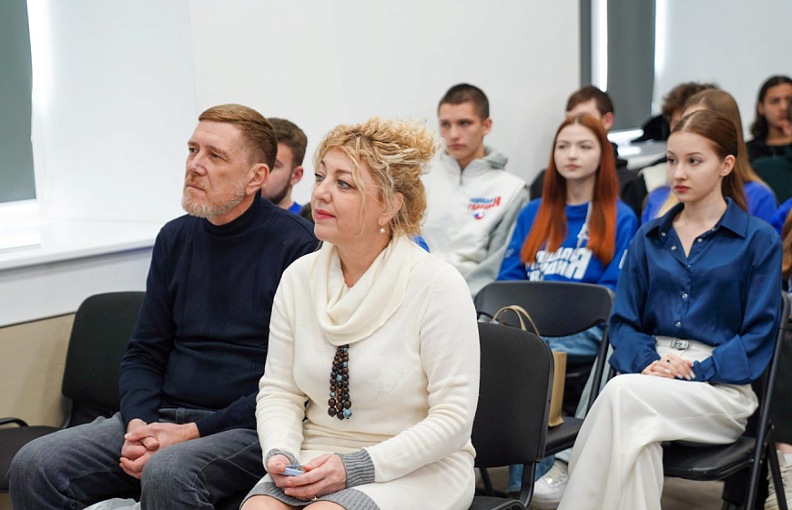 В Евпатории открыли Центр подготовки волонтеров Международного волонтерского корпуса 80-летия Великой Победы